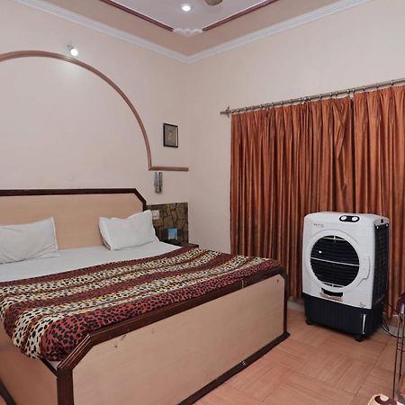 Narayani Guest House By Grb Kankhal Buitenkant foto